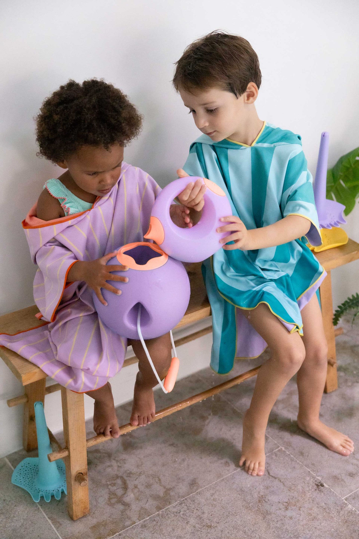 Quut Cana Small - Playful Watering Can. Beach and Sand Toy.