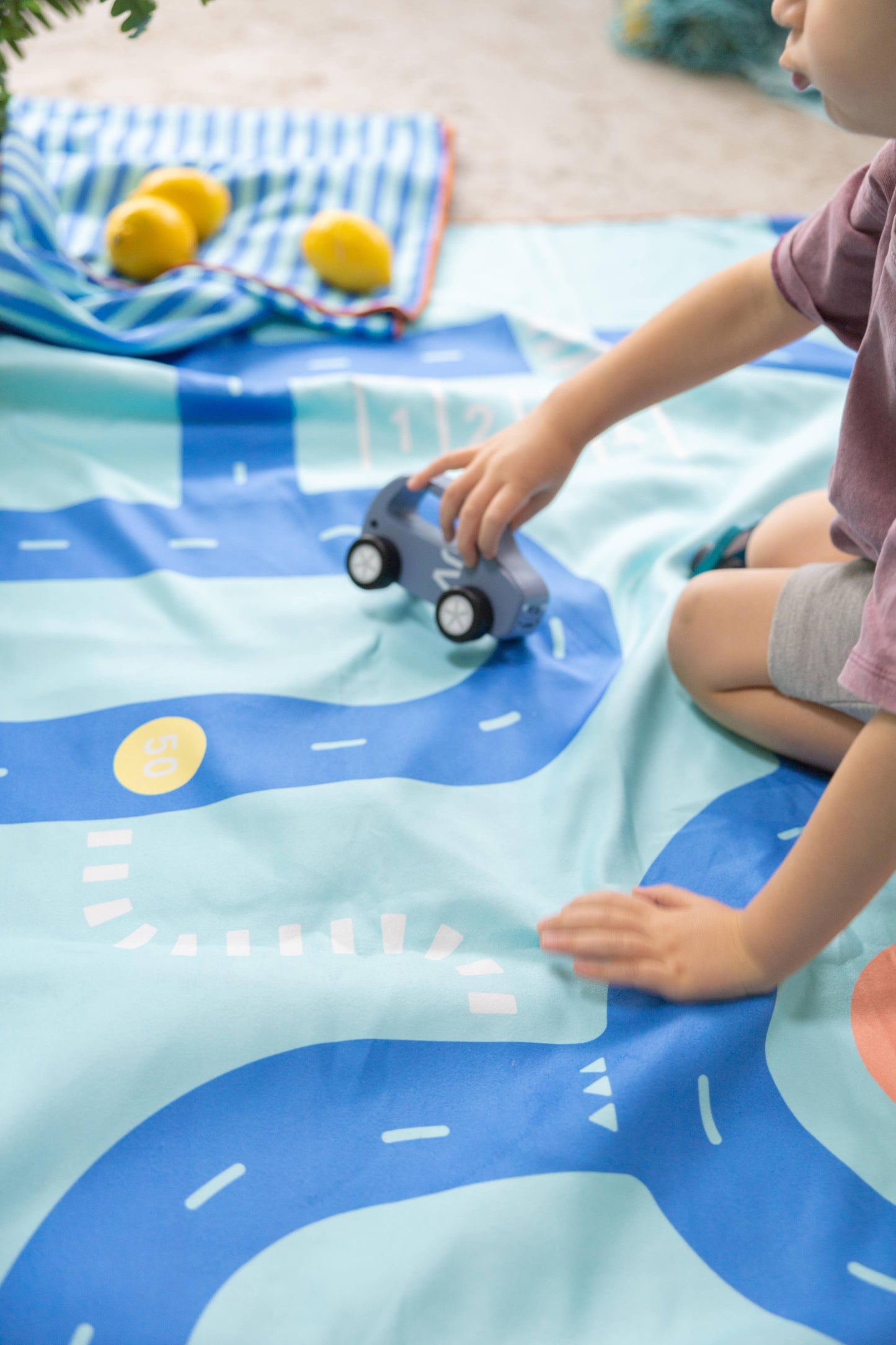 Quut Play Towels-Size L Interactive Design, Game & Patterns