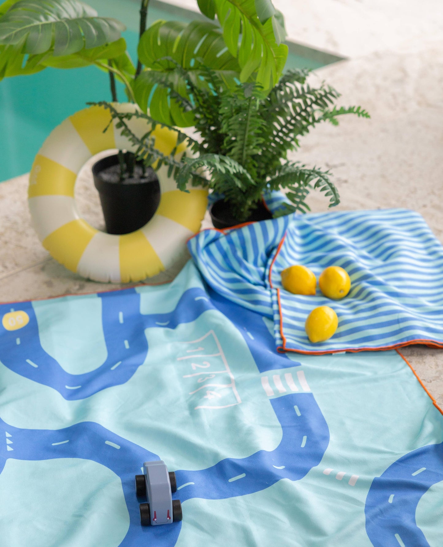 Quut Play Towels-Size L Interactive Design, Game & Patterns