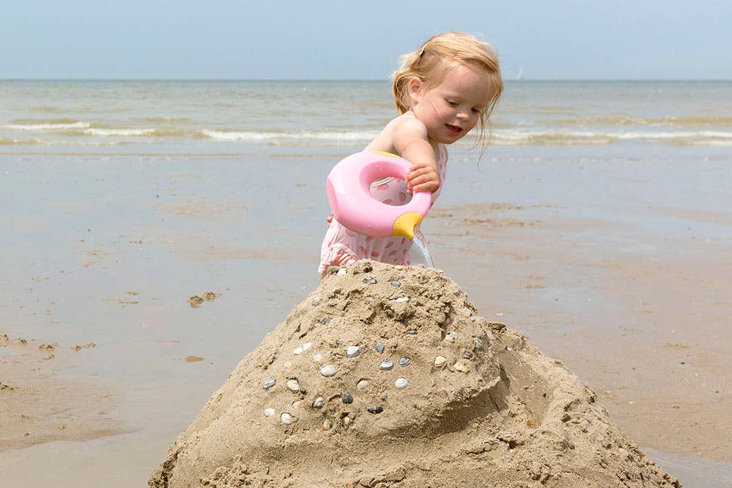 Quut Cana Small - Playful Watering Can. Beach and Sand Toy.