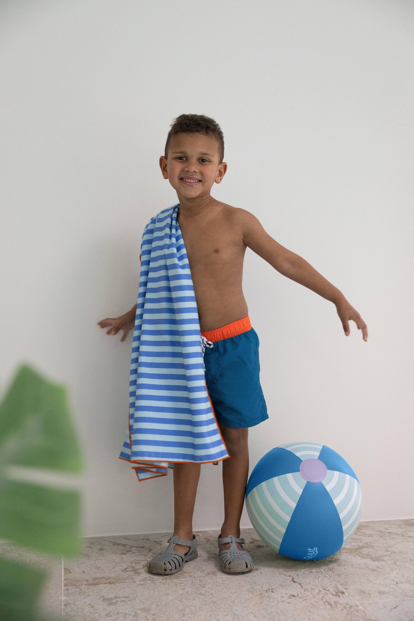 Quut Play Towels-Size L Interactive Design, Game & Patterns