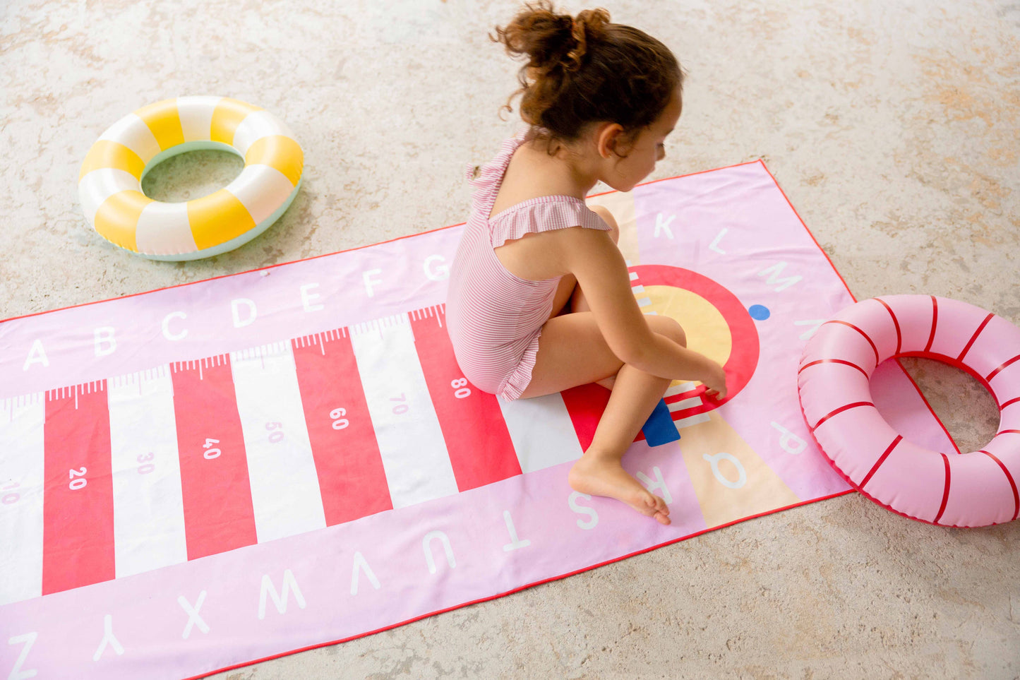 Quut Play Towels-Size M, Interactive Design, Game & Patterns - SAFARI