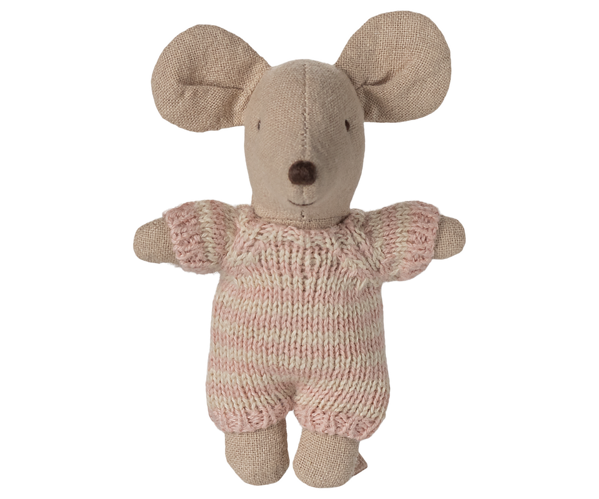 Knitted mouse toy with a pink sweater on a white background