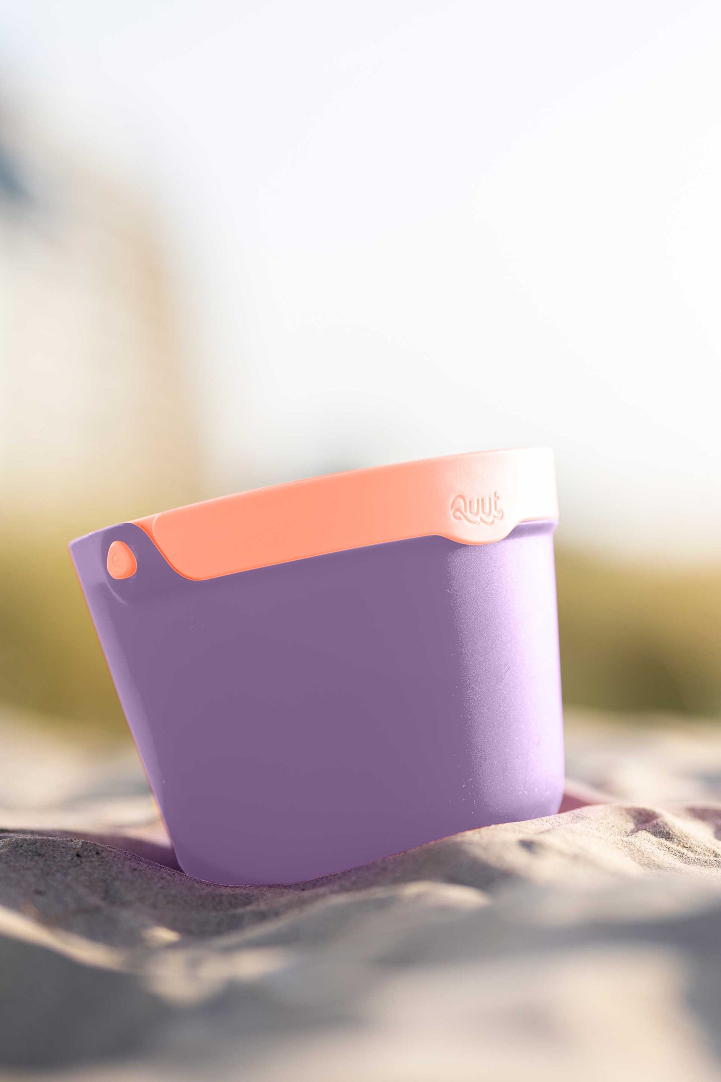 Quut Bucki - Bucket & Sand Sifter. Beach Sand and Pool Toy.