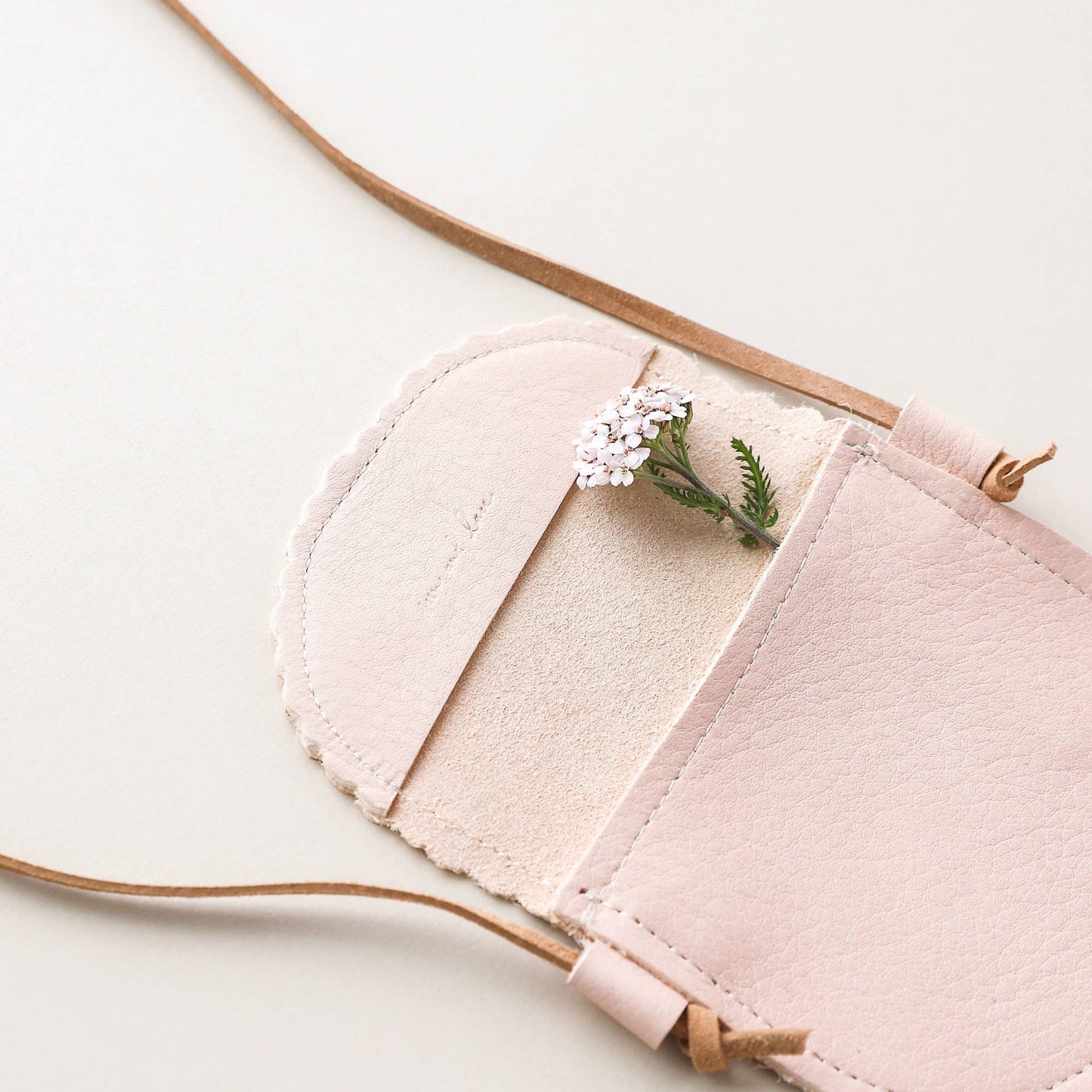 Little Girl Scalloped Leather Purse in Blush