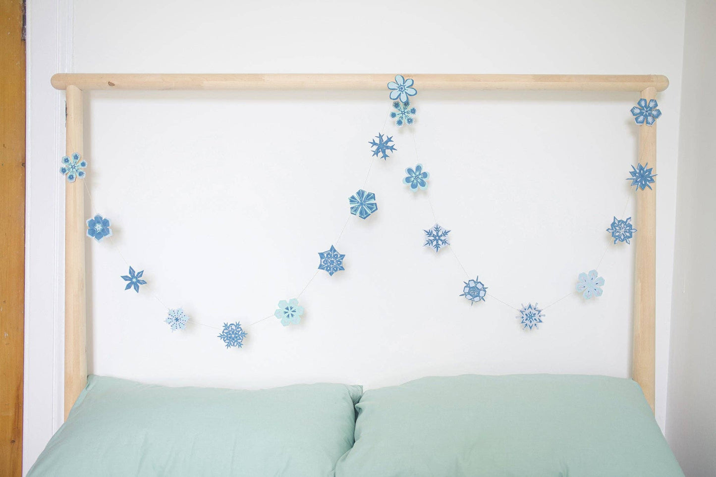 Snowflakes Garland