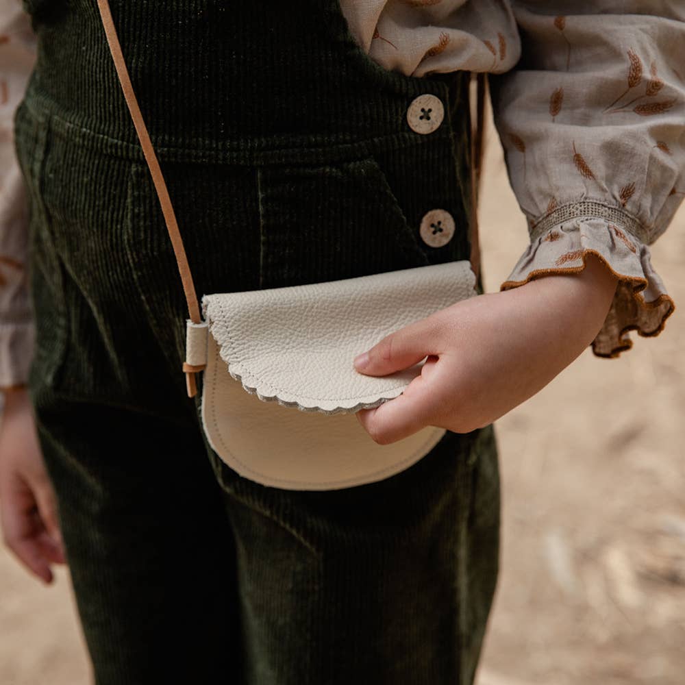 Little Girl Scalloped Leather Purse in Cream