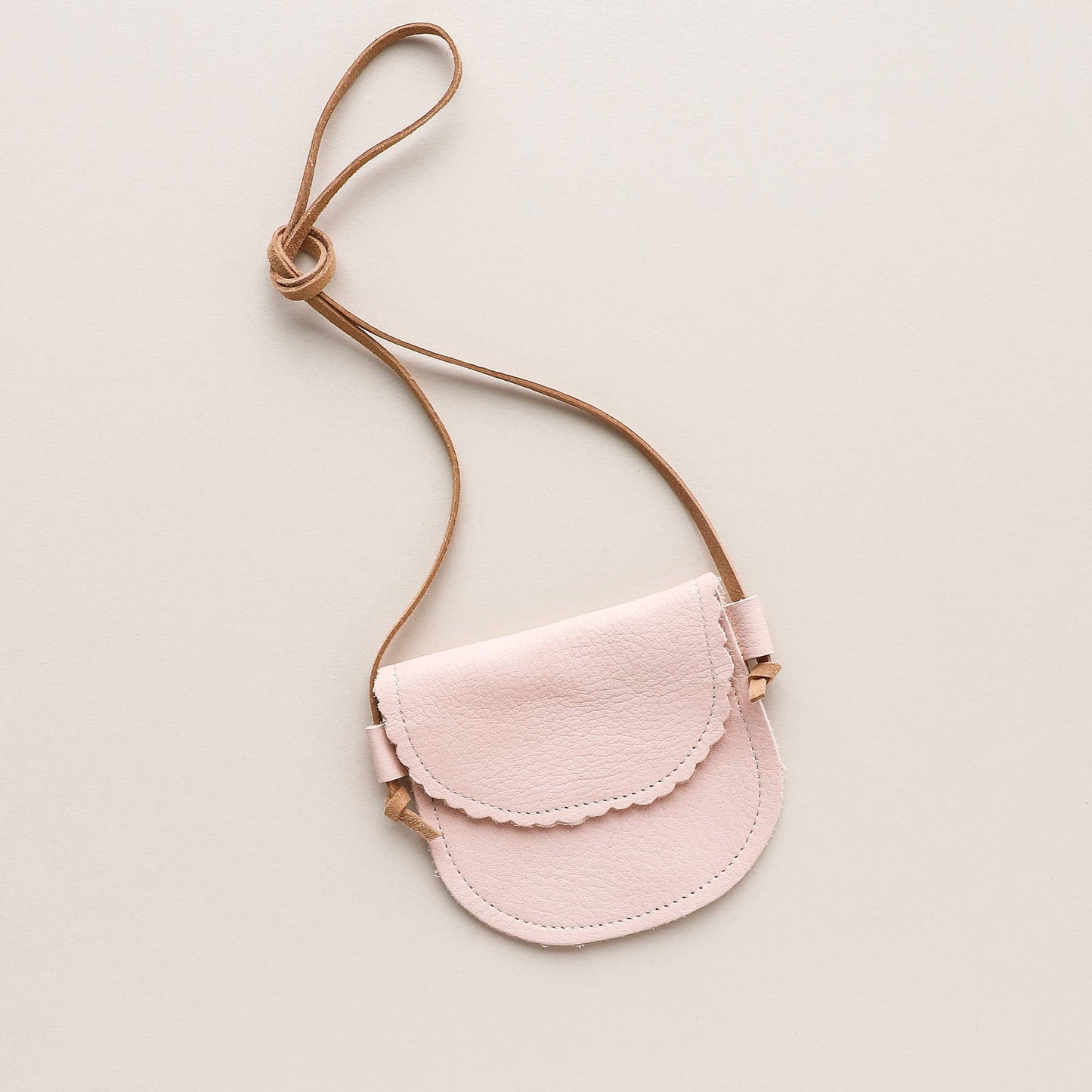 Little Girl Scalloped Leather Purse in Blush