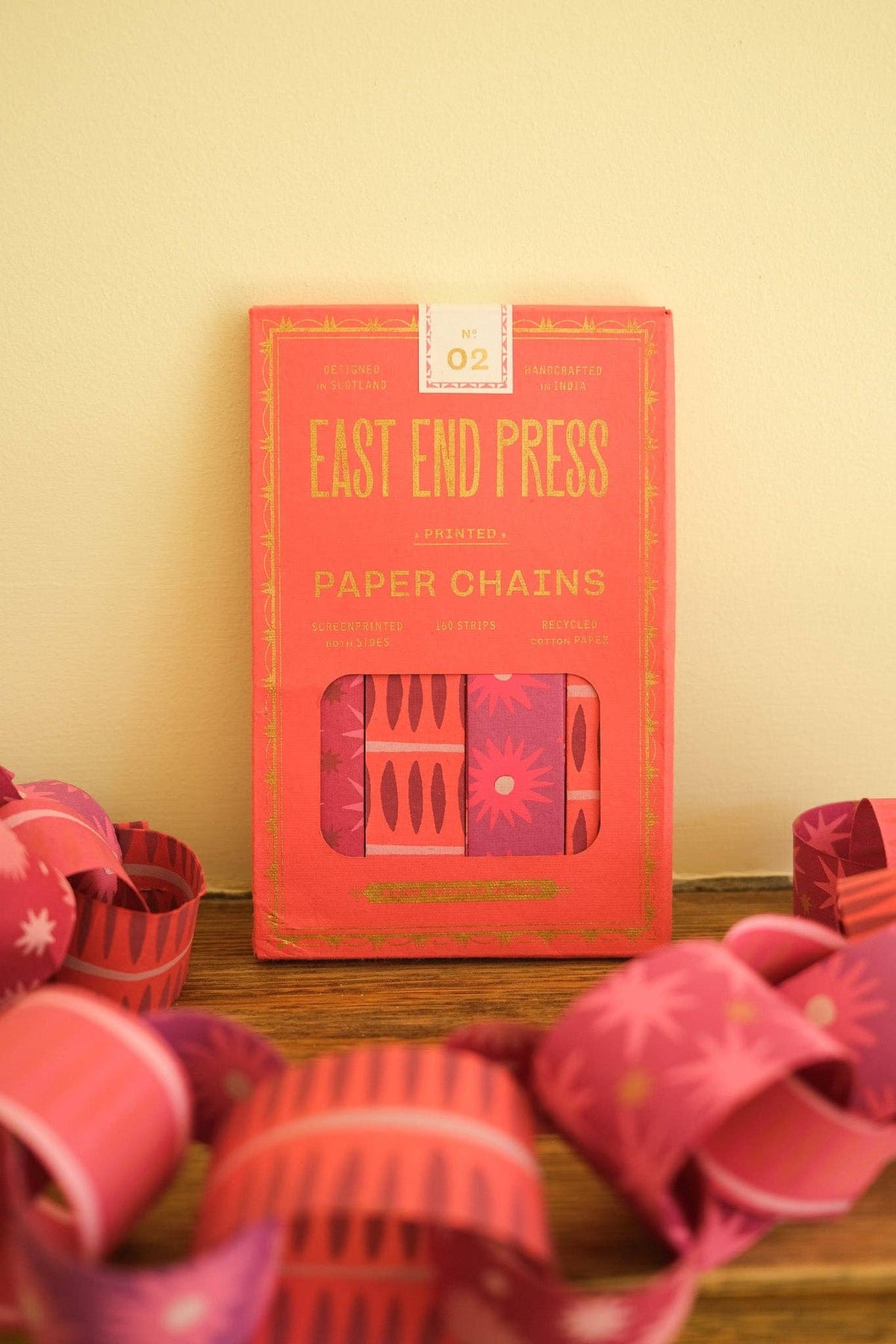 East End Press Pink & Red Paper Chain Kit in its printed packaging.